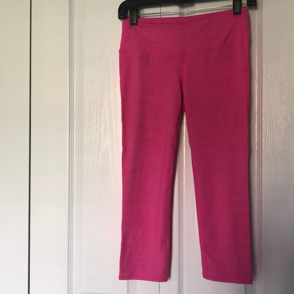 NWOT by Athleta - Hot pick capris yoga pants